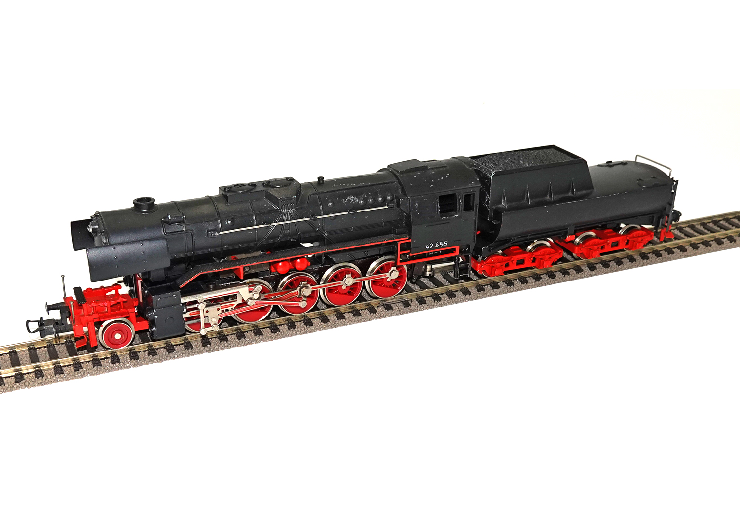 Trix International 2415 DB Güterzug-Dampflok BR 42