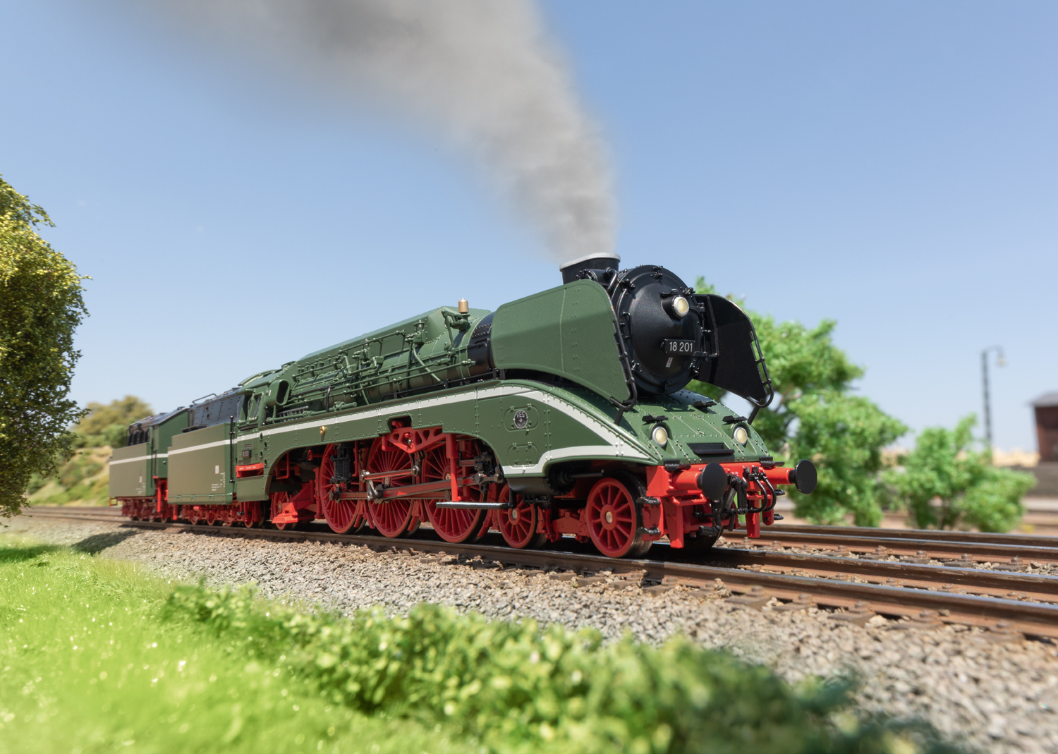 Trix 25020 DR/DDR Dampflokomotive 18 201 